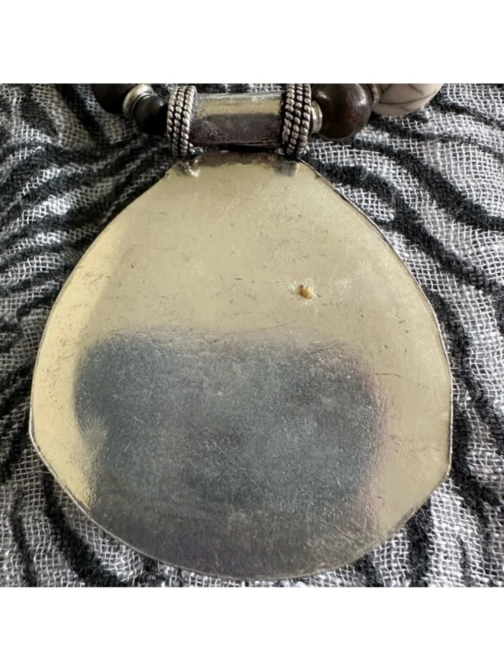 Elegant silver and orange pendant necklace - Picture 6 of 9